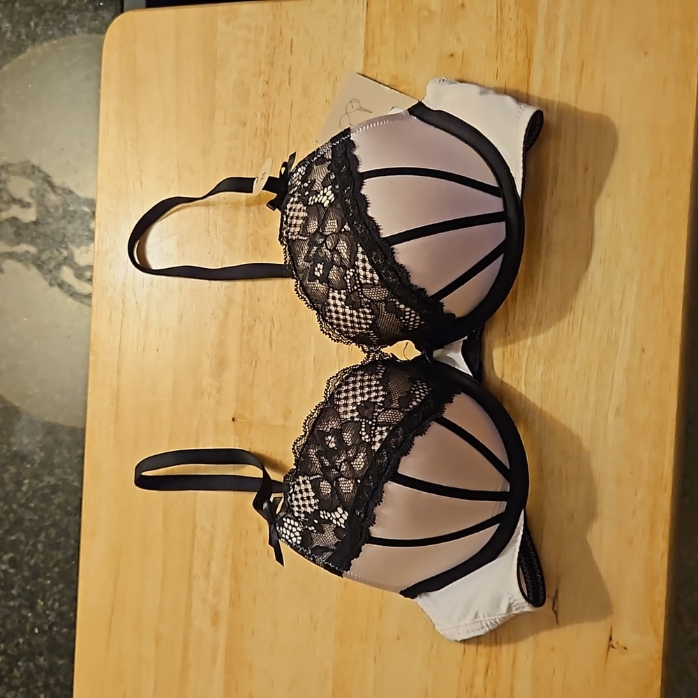 Pink & Black H&M Push Up Bra Extra Lift 34B. New!